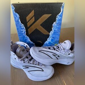 ANTA - Klay Thompson KT8 Father and Son Basketball Shoe - Size 12
